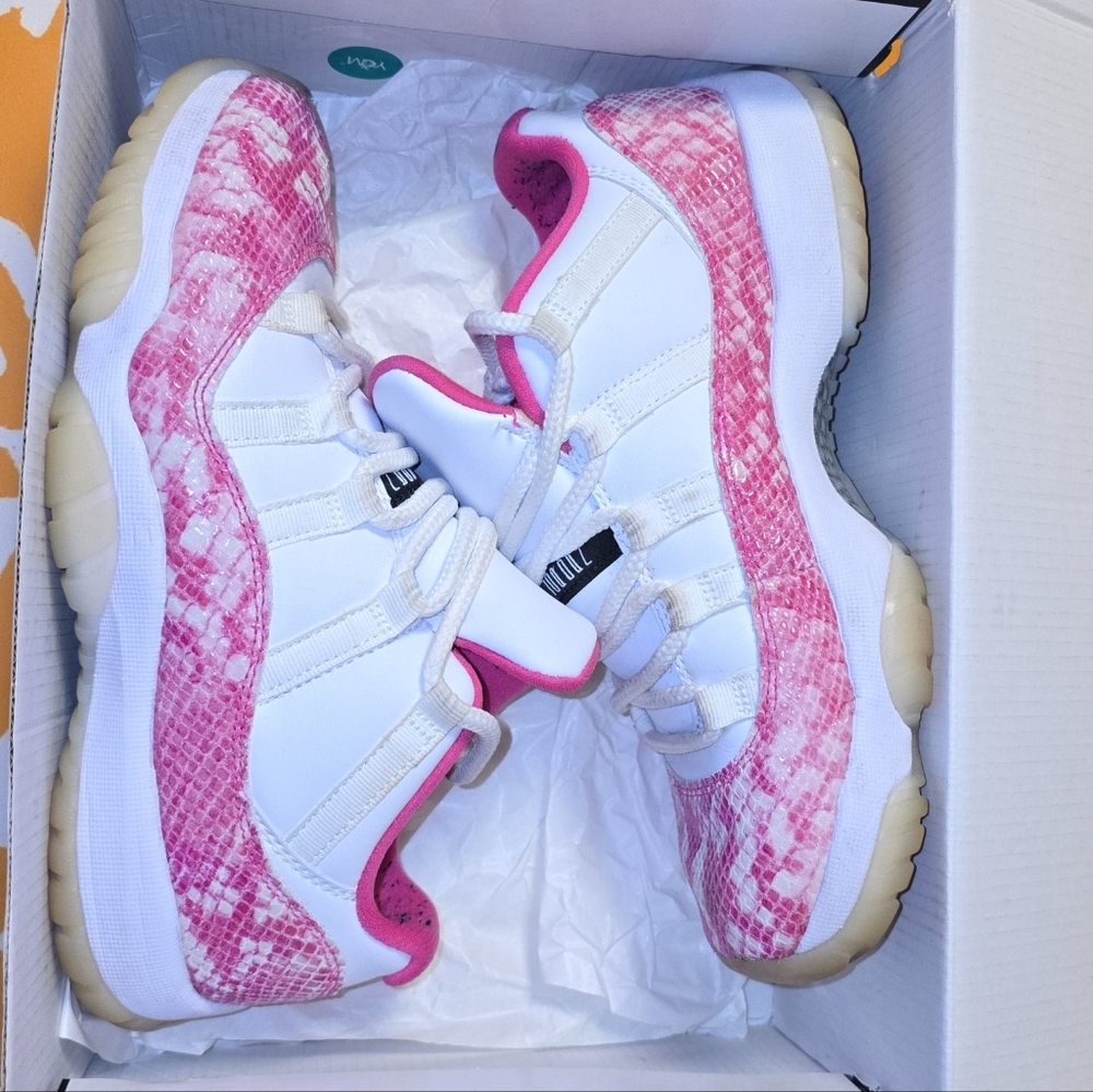 Jordan Retro 11's Pink Snakeskin Low-Top Sneakers - White & Pink